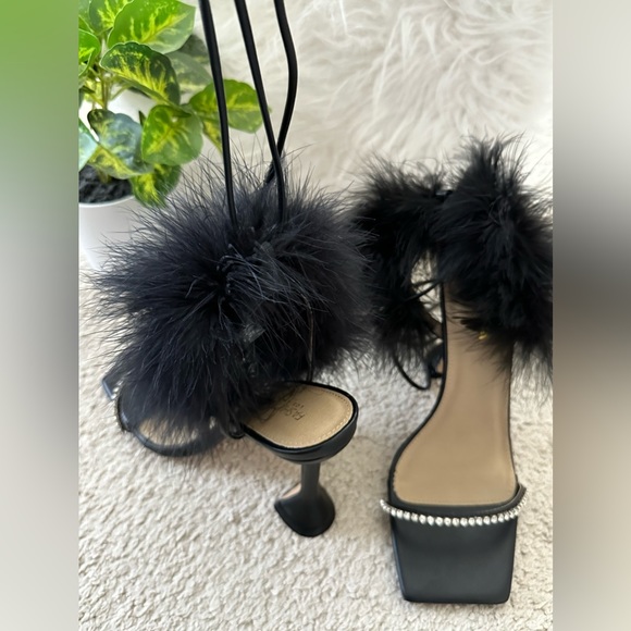 Fashion Nova Just Strutting Through Feather Heel Sandals 8.5M NWOT - Picture 7 of 9